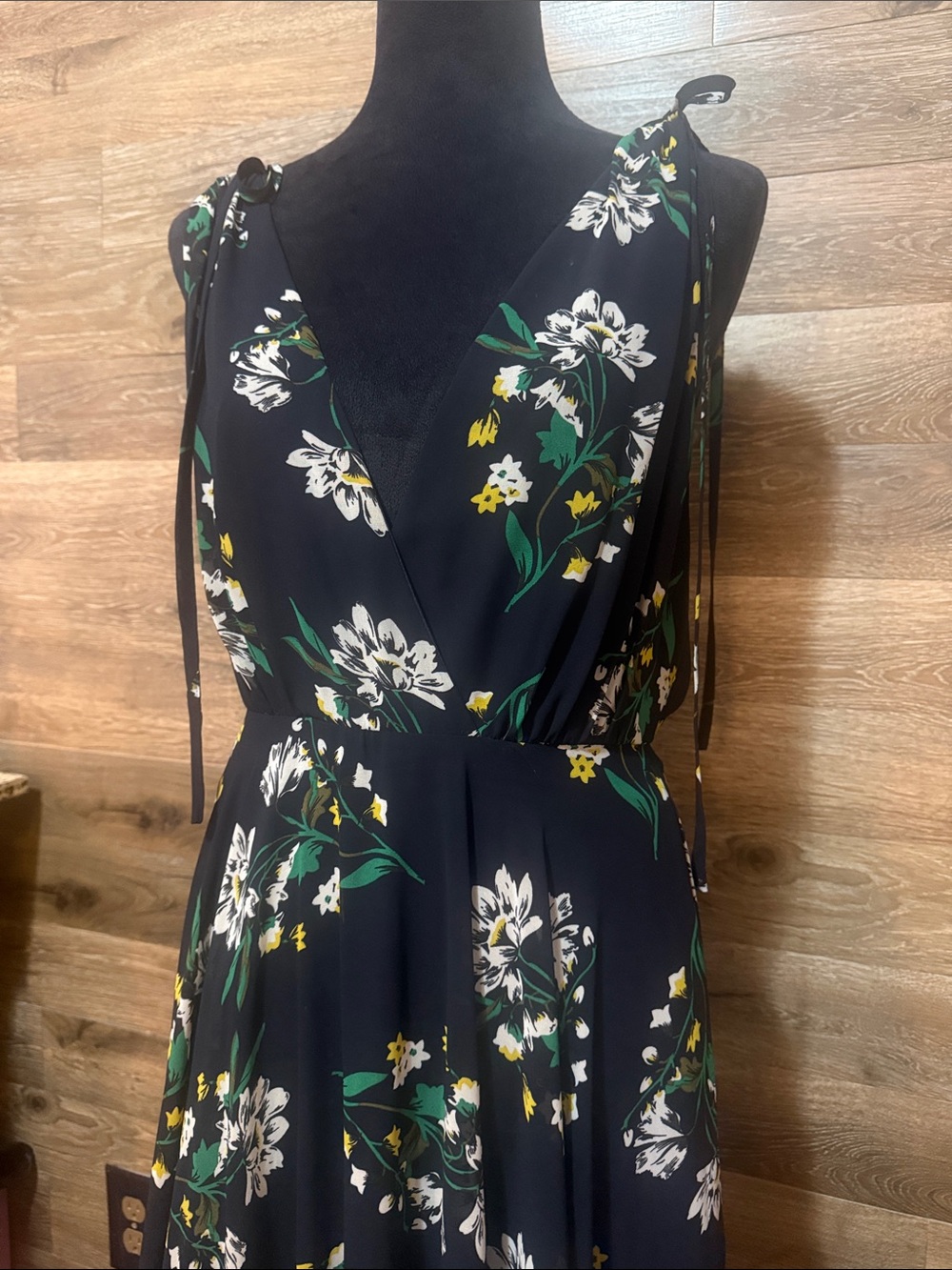 Lulu's S open back floral sundress Navy wildflower deep V chiffon maxi